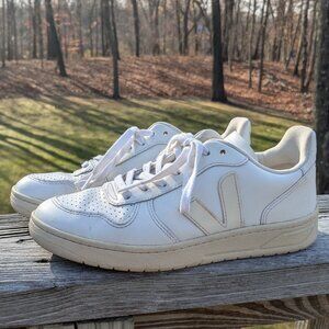 White Veja T2 Sneakers Women's Size 7
